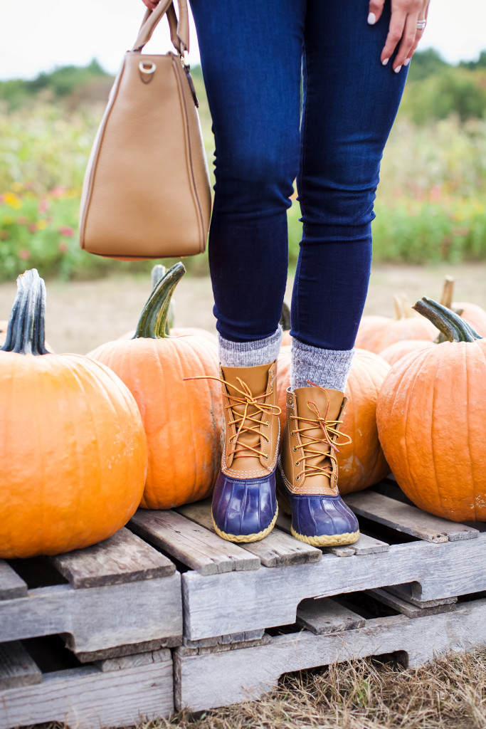 What to wear to a pumpkin patch for pumpkin picking. How we wear bean boots in the fall. Fall preppy style. New England style-12