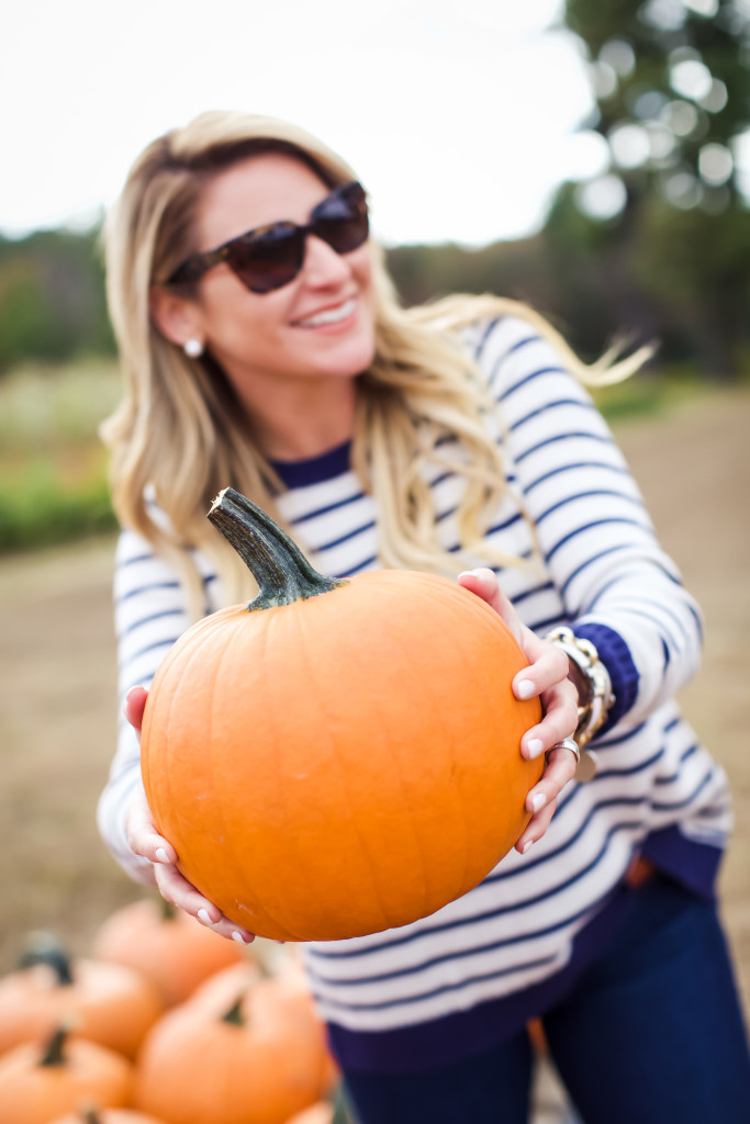 What to wear to a pumpkin patch for pumpkin picking. How we wear bean boots in the fall. Fall preppy style. New England style-20